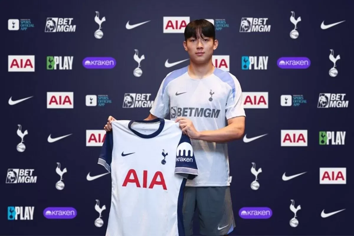 Penyerang asal Korea Selatan Yang Min-Hyuk resmi diumumkan menjadi pemain baru Tottenham Hotspur dari Gangwon FC. ANTARA/HO-Tottenham Hotspur. 